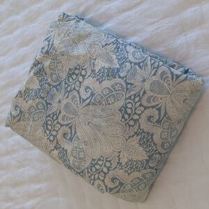 Pottery Barn Blue and Cream Paisley Duvet Cover King Size